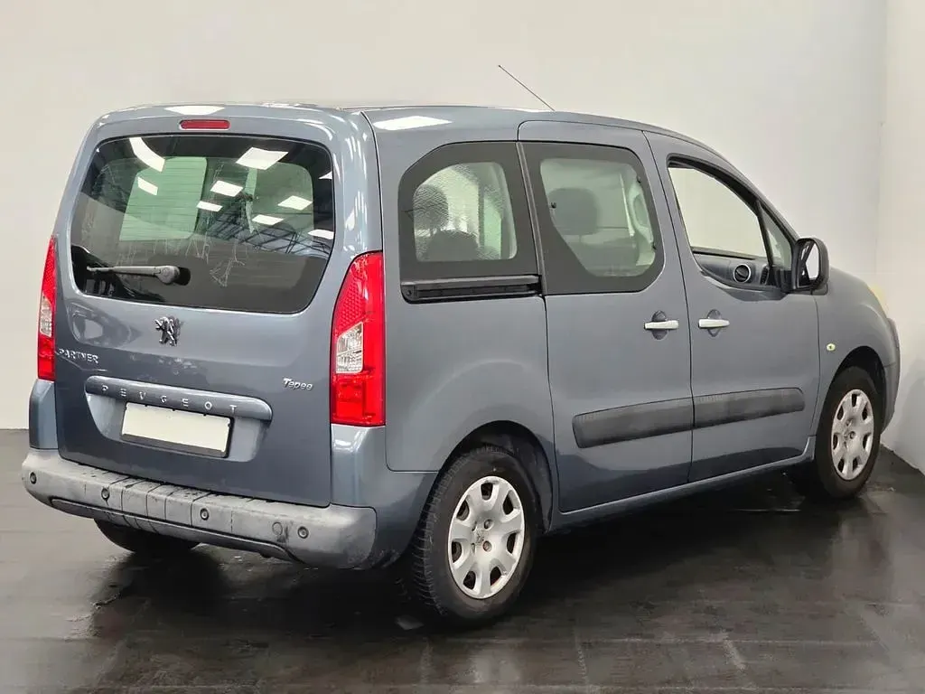 Gebraucht Peugeot Partner Tepee Tendance 111 PS (81 kW) 2012 Grau Van / Kleinbus