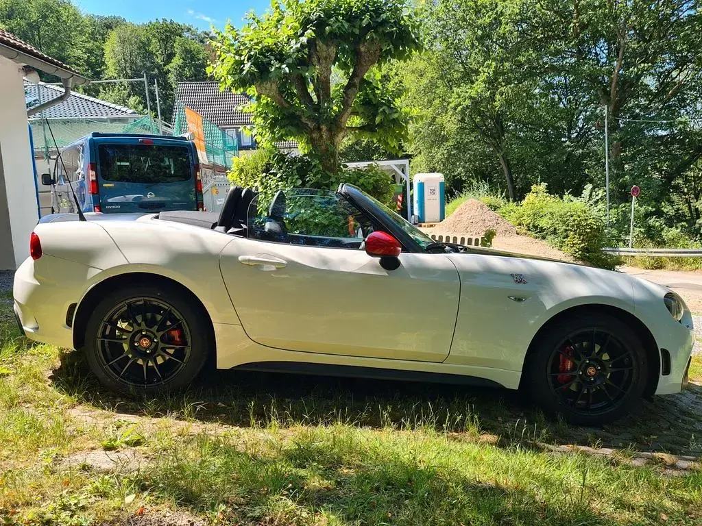 Gebraucht Abarth 124 Spider 170 PS (125 kW) 2019 Weiß Cabrio