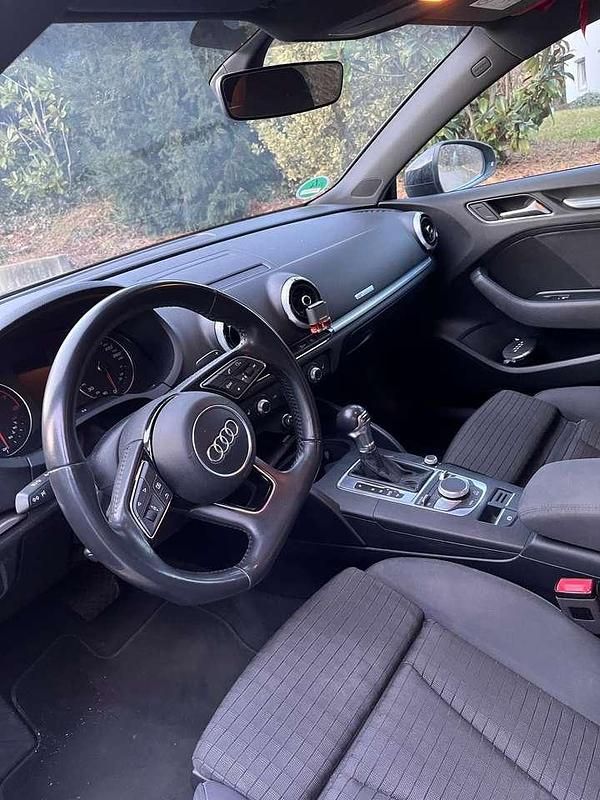 Gebraucht 2017 Audi A3 Ambiente Limousine | 15.490 € (Guter Preis) - Bild 1/3