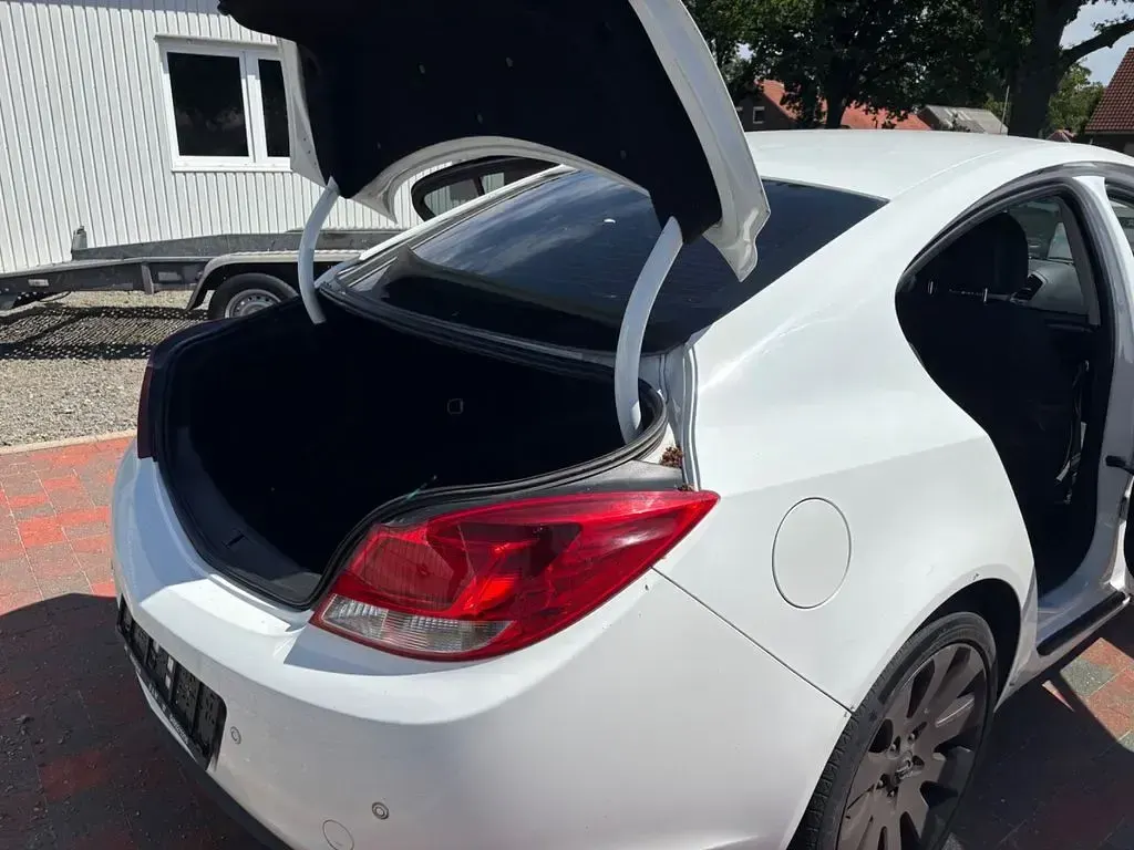 Gebraucht Opel Insignia Selection 110 PS (80 kW) 2009 Weiß Limousine