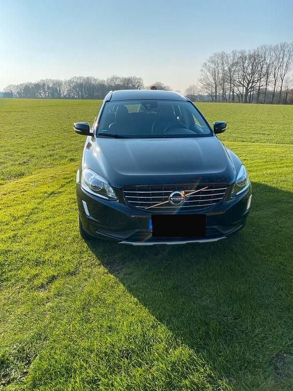 Schwarz Gebraucht 2017 Volvo XC60 Momentum SUV | 17.500 € (Guter Preis) - Bild 1/4