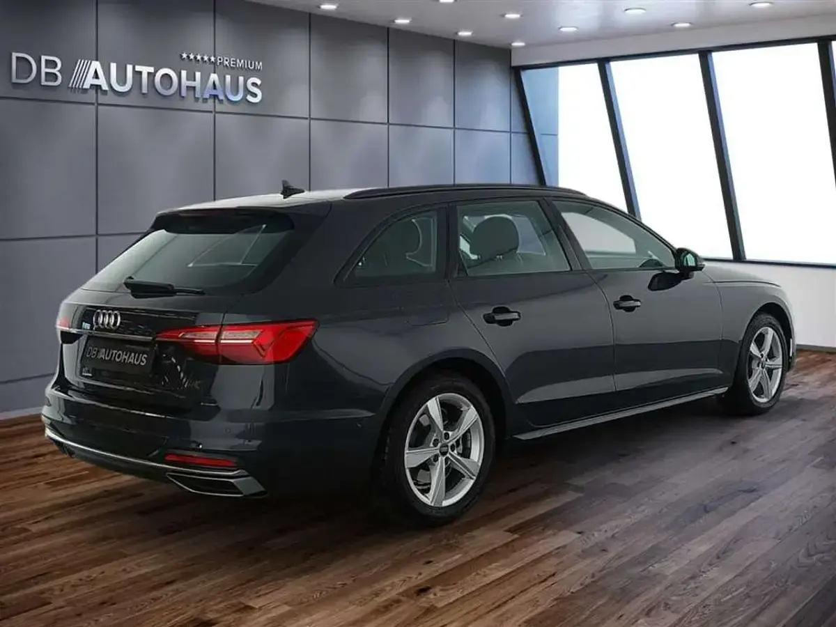 Gebraucht Audi A4 Advanced Plus 163 PS (119 kW) 2024 Grau Kombi