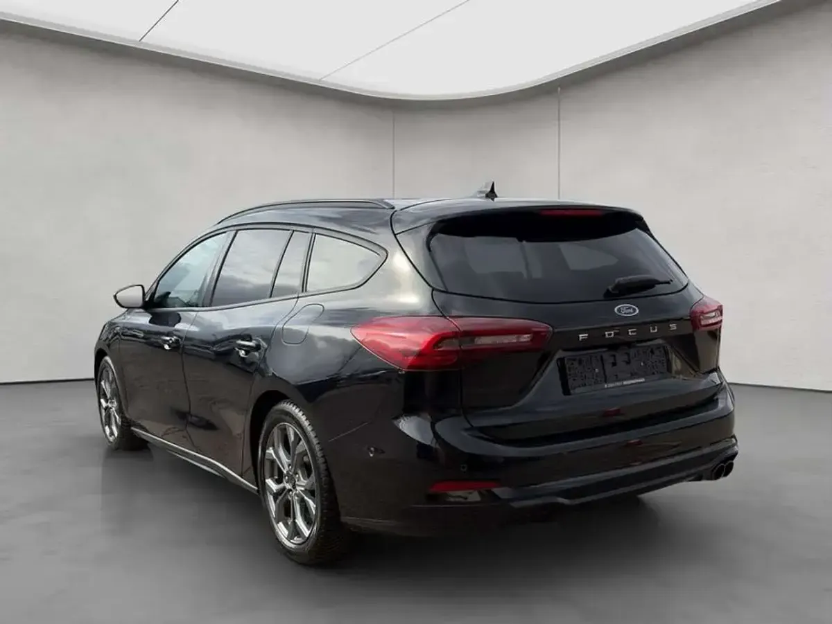 Gebraucht Ford Focus ST-Line X 155 PS (114 kW) 2025 Agate black metallic Kombi