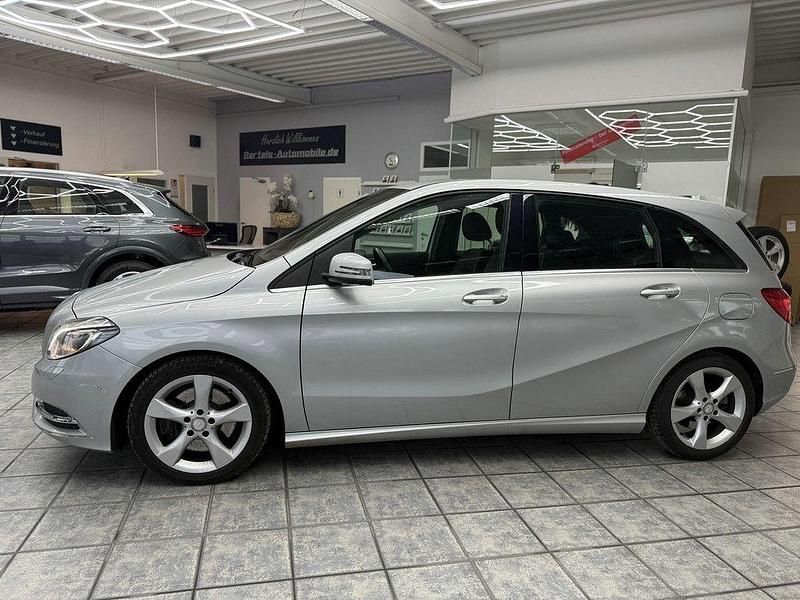 Gebraucht Mercedes B220 Sport 184 PS (135 kW) 2014 Silber Van / Kleinbus