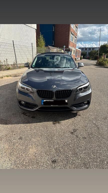 Grau Gebraucht 2020 BMW 218 Sport Line Coupé | 18.500 € (Guter Preis) - Bild 1/4