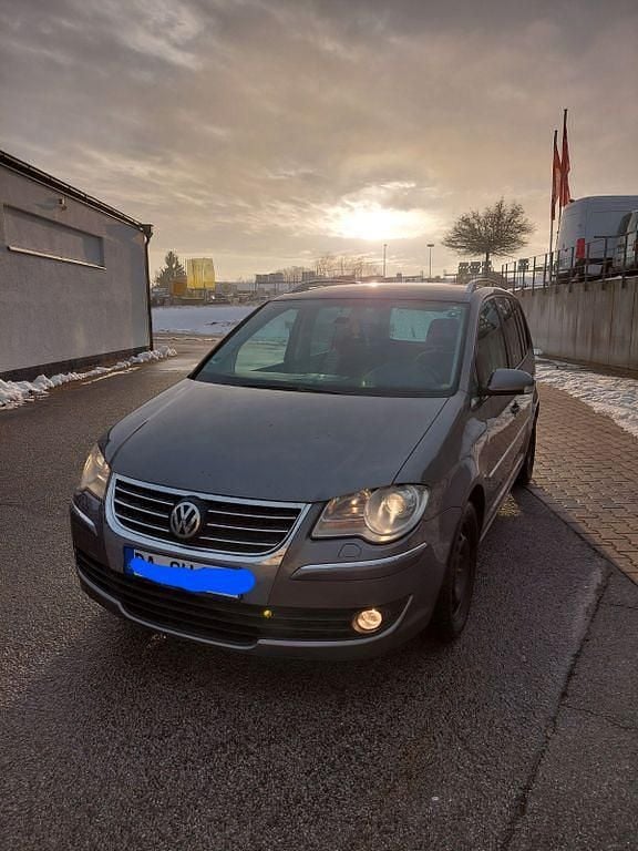 Grau Gebraucht 2008 VW Touran Highline Van / Kleinbus | 2.150 € (Superpreis) - Bild 1/4