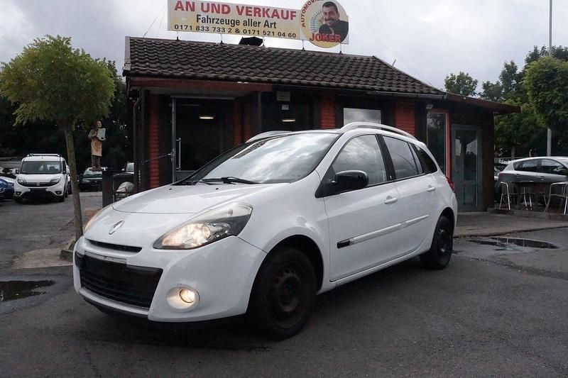 Weiß Gebraucht 2011 Renault Clio II Night&Day Limousine | 1.990 € (Guter Preis) - Bild 1/4