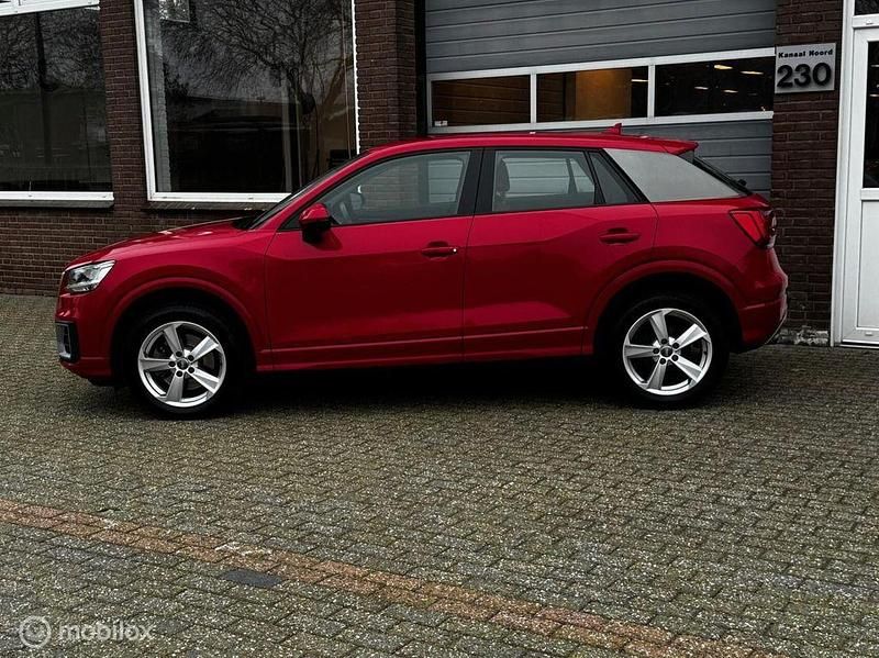 Gebraucht Audi Q2 Sport 150 PS (110 kW) 2016 Rot SUV