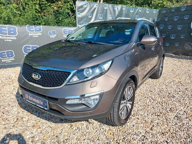 Grau Gebraucht 2015 Kia Sportage Spirit SUV | 11.999 € (Guter Preis) - Bild 1/4
