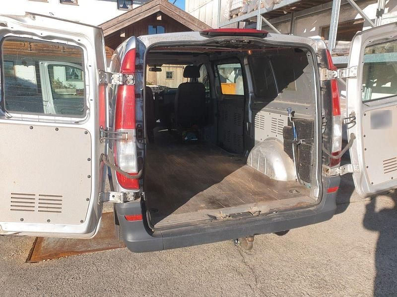 Gebraucht Mercedes Vito 150 PS (110 kW) 2003 Silber Van