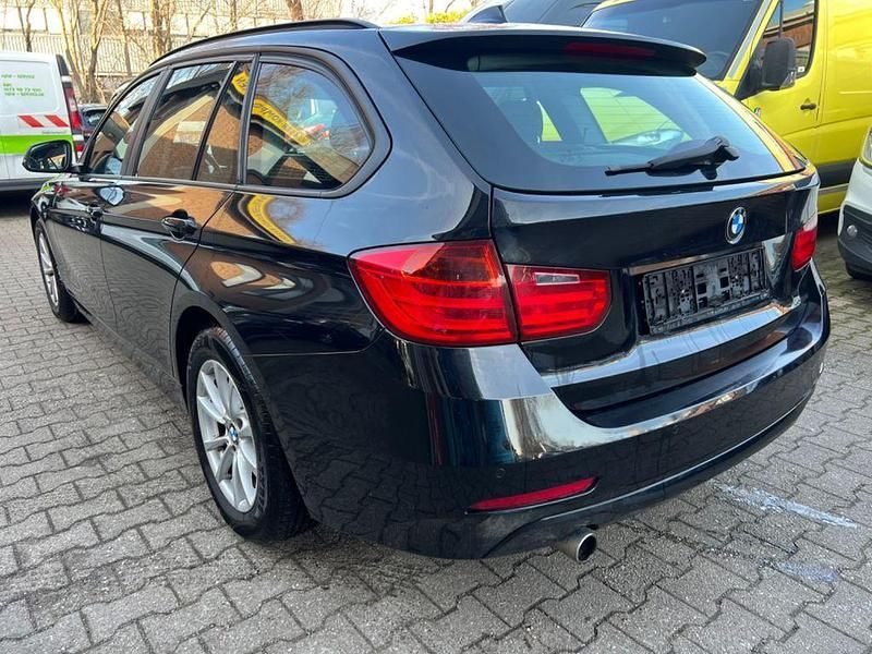 Gebraucht BMW 316 116 PS (85 kW) 2013 Schwarz Kombi