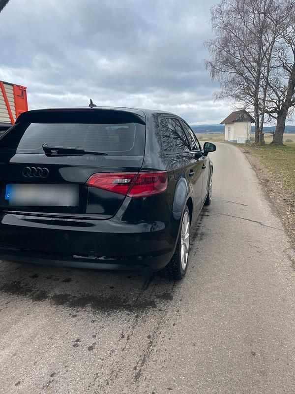 Gebraucht Audi A3 135 PS (99 kW) 2014 Schwarz Kleinwagen