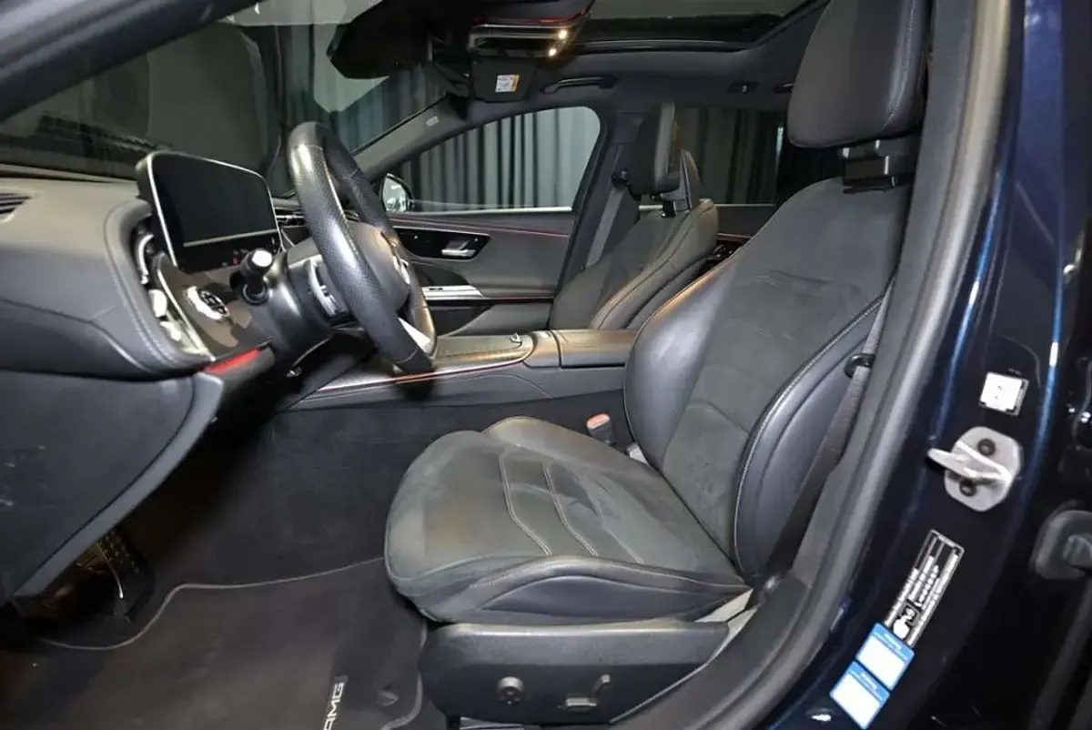 Gebraucht Mercedes E220 AMG 197 PS (144 kW) 2024 Metalliclack nautikblau metallic Kombi