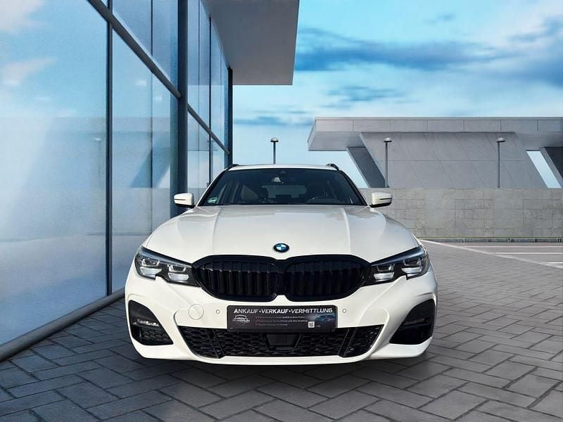Gebraucht BMW 320 M Sport 190 PS (139 kW) 2022 Alpinweiss iii Kombi
