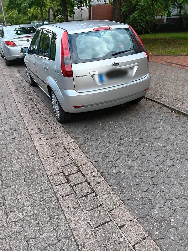 Gebraucht Ford Fiesta 75 PS (55 kW) 2005 Grau Kleinwagen