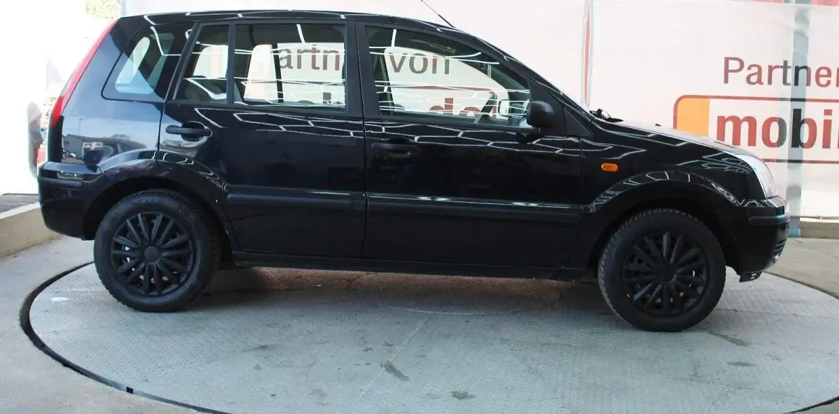 Gebraucht Ford Fusion 80 PS (58 kW) 2004 Schwarz Kleinwagen
