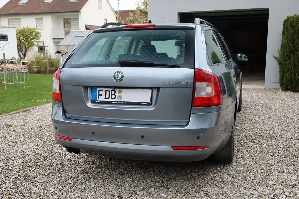 Używany Skoda Octavia 122 KM (89 kW) 2012 Srebrny Kombi