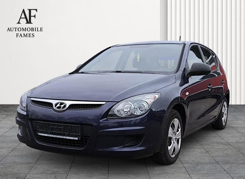 Gebraucht Hyundai i30 110 PS (80 kW) 2008 Blau Limousine