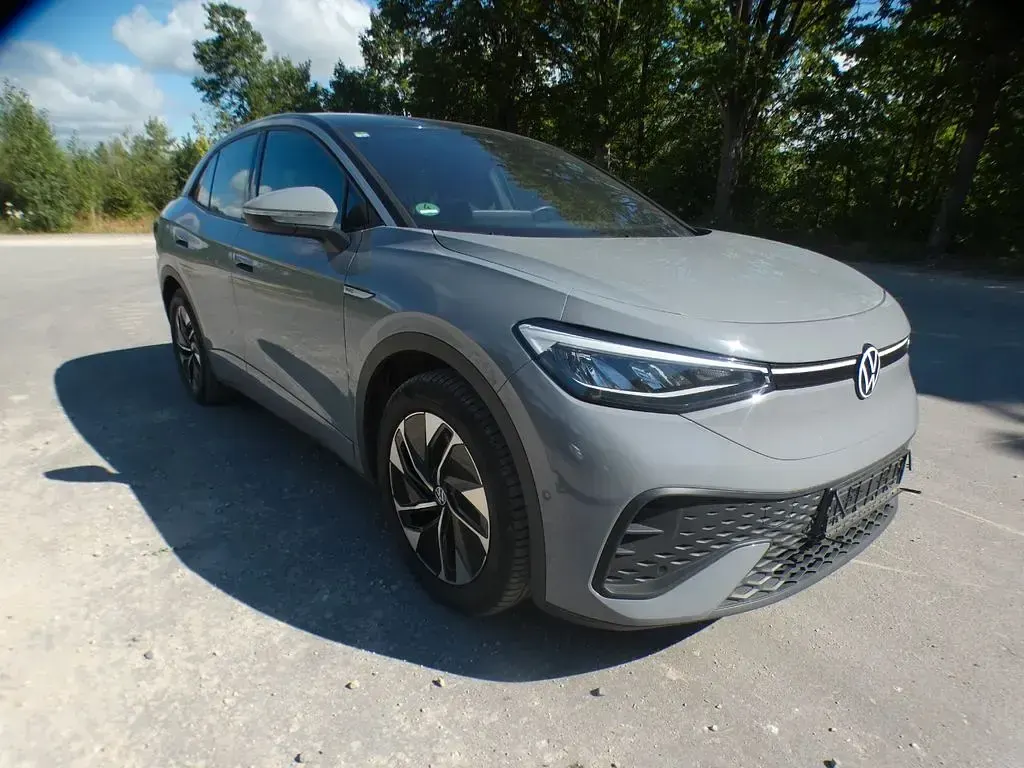 Gebraucht VW ID.5 Pro Performance 150 kW (204 PS) 2023 Mondsteingrau SUV