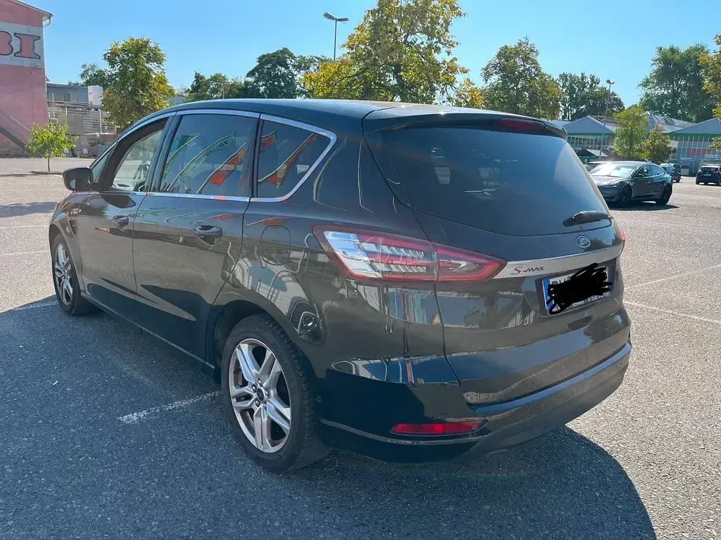 Gebraucht Ford S-MAX Titanium 160 PS (117 kW) 2017 Schwarz Van / Kleinbus