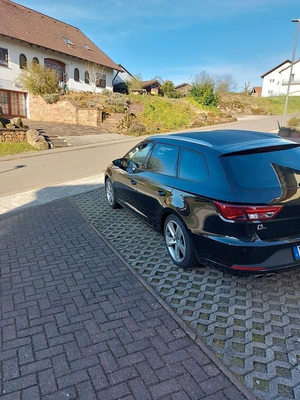 Second-hand Seat Leon ST FR 150 CP (110 kW) 2016 Negru Break