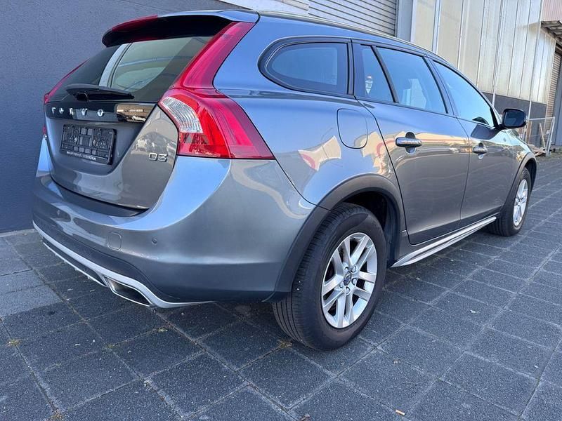 Gebraucht Volvo V60 CC 150 PS (110 kW) 2017 Grau Kombi