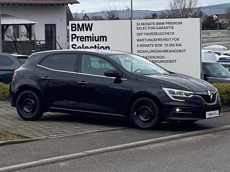 Gebraucht Renault Mégane IV Zen 140 PS (102 kW) 2022 Black pearlschwarz (metallic) Limousine