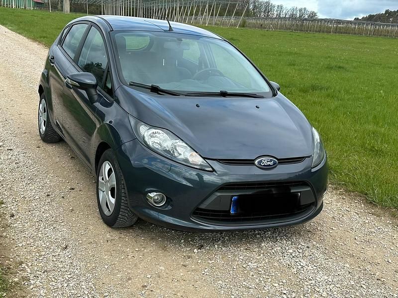 Gebraucht Ford Fiesta 82 PS (60 kW) 2012 Blau Kleinwagen
