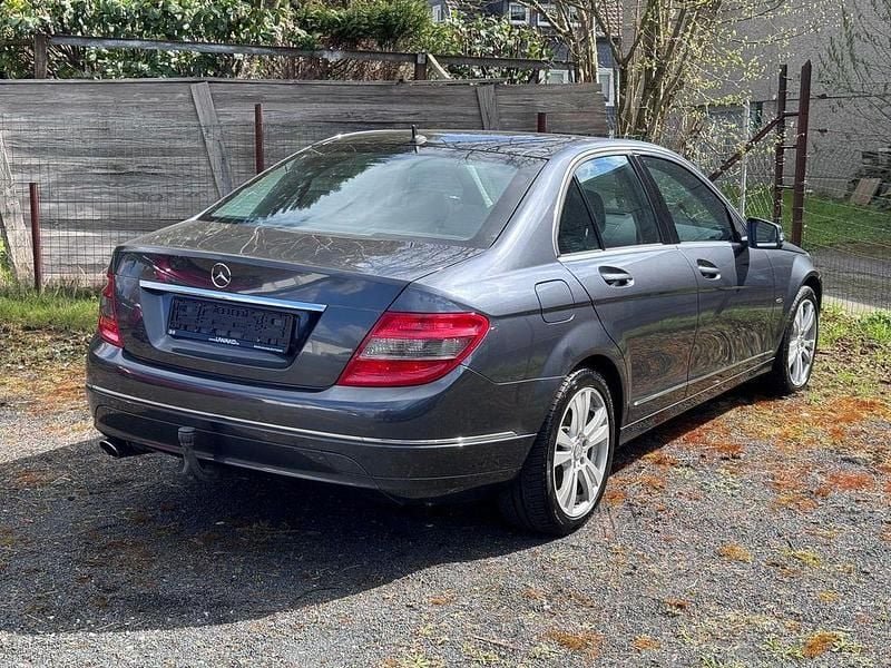 Gebraucht Mercedes C220 170 PS (125 kW) 2009 Tenoritgrau Limousine