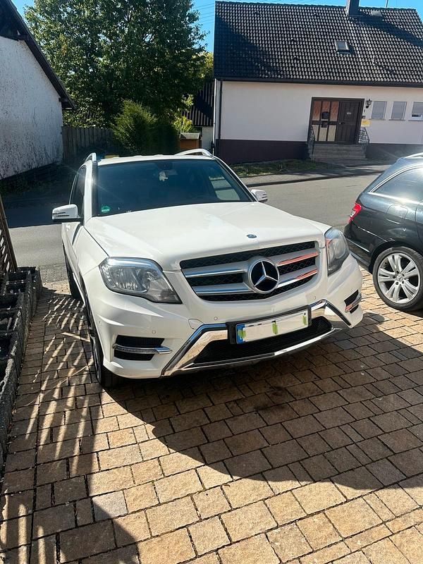 Weiß Gebraucht 2013 Mercedes GLK350 AMG SUV | 13.900 € (Fairer Preis) - Bild 1/4