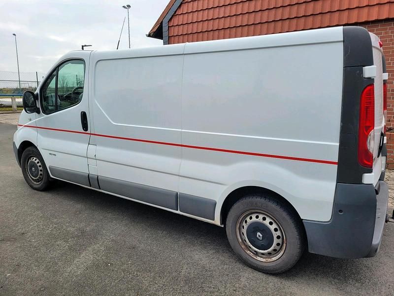 Gebraucht Renault Trafic 115 PS (84 kW) 2014 Weiß Van / Kleinbus