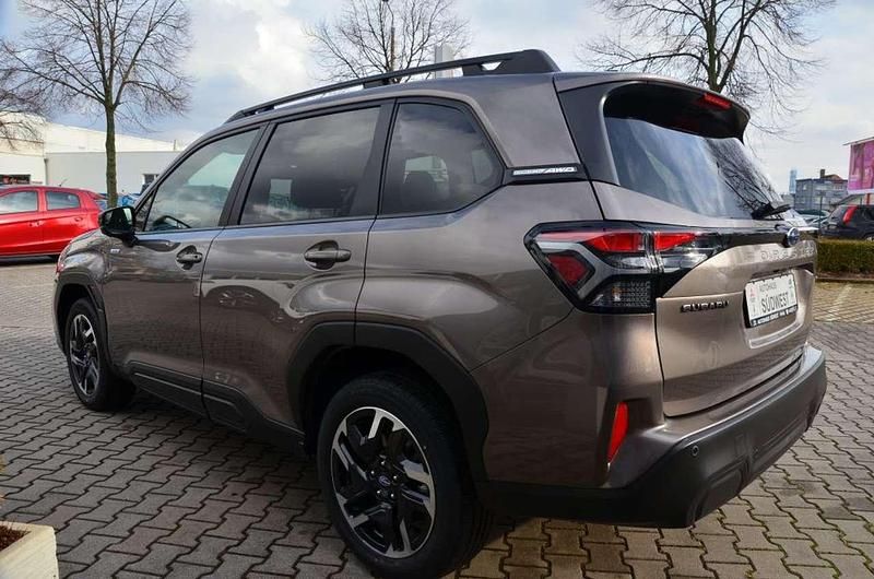 Neu Subaru Forester Exclusive+ 136 PS (100 kW) 2025 Brilliant bronze metallic SUV