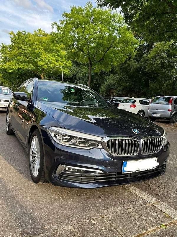 Gebraucht BMW 540 Luxury Line 320 PS (235 kW) 2019 Blau Kombi