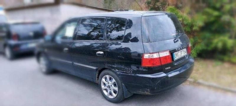 Schwarz Gebraucht 2006 Kia Carens 2 Van / Kleinbus | 1.200 € (Fairer Preis) - Bild 1/4