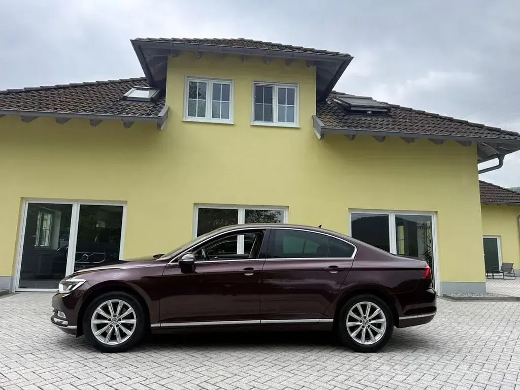 Gebraucht VW Passat Highline 150 PS (110 kW) 2016 Rot Limousine