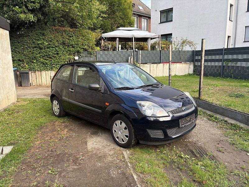 Blau Gebraucht 2007 Ford Fiesta Kleinwagen | 1.550 € (Guter Preis) - Bild 1/4