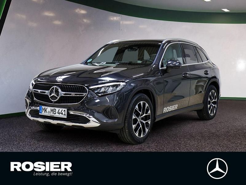 Grau / graphitgrau Gebraucht 2025 Mercedes GLC200 Advanced Plus SUV | 54.990 € - Bild 1/4