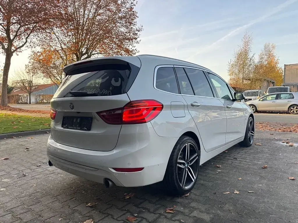 Gebraucht BMW 220 Gran Tourer Luxury Line 190 PS (139 kW) 2016 Weiß Van / Kleinbus