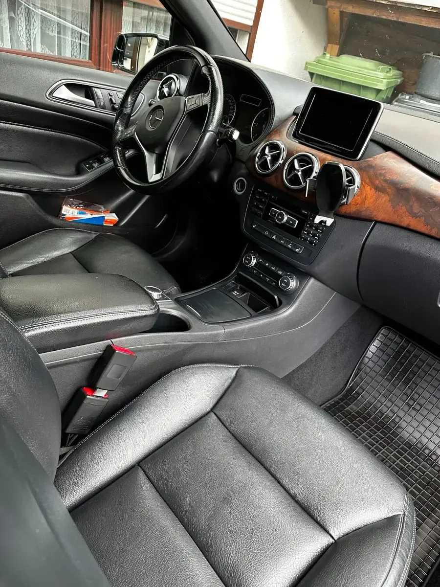 Gebraucht Mercedes B220 177 PS (130 kW) 2014 Schwarz Kleinwagen