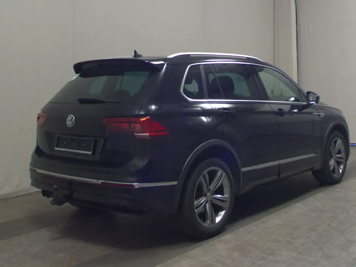 Gebraucht VW Tiguan Highline 190 PS (139 kW) 2021 Schwarz SUV