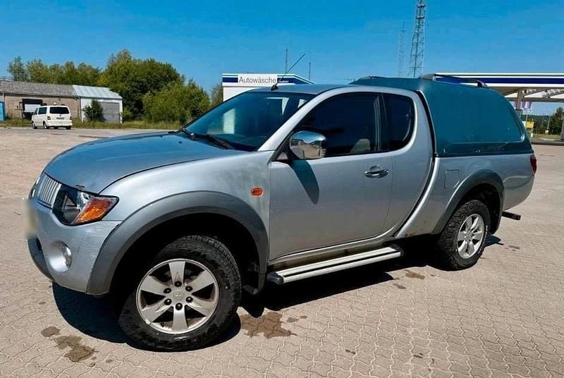 Gebraucht Mitsubishi L200 136 PS (100 kW) 2008 Grau Abholung