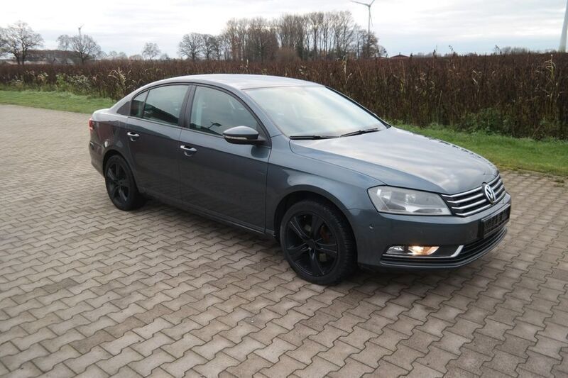 Gebraucht VW Passat Trendline 122 PS (89 kW) 2011 Grau Limousine