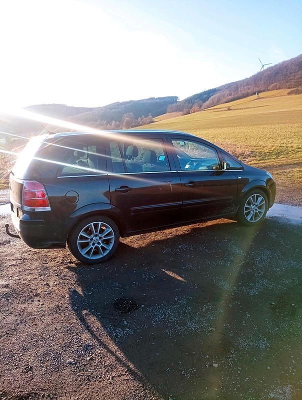 Gebraucht Opel Zafira 120 PS (88 kW) 2007 Schwarz Van / Kleinbus
