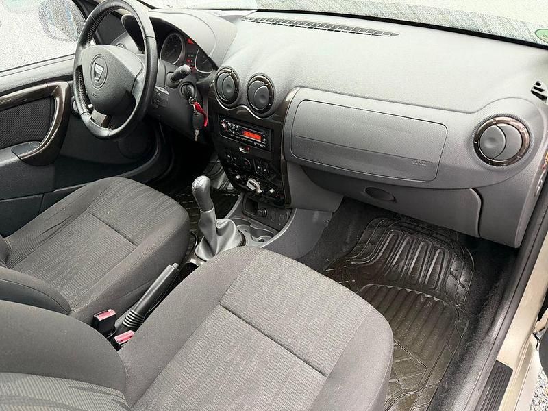 Gebraucht Dacia Duster Lauréate 105 PS (77 kW) 2012 Grau SUV