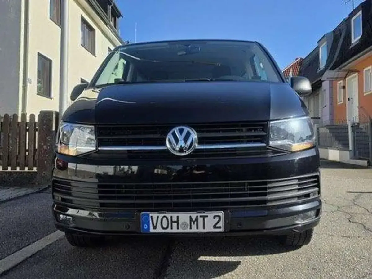 Gebraucht VW Multivan Trendline 150 PS (110 kW) 2018 Schwarz Van / Kleinbus