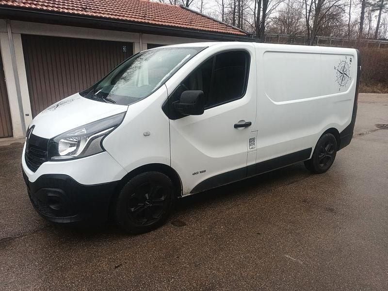 Gebraucht Renault Trafic Komfort 145 PS (106 kW) 2017 Weiß Van / Kleinbus
