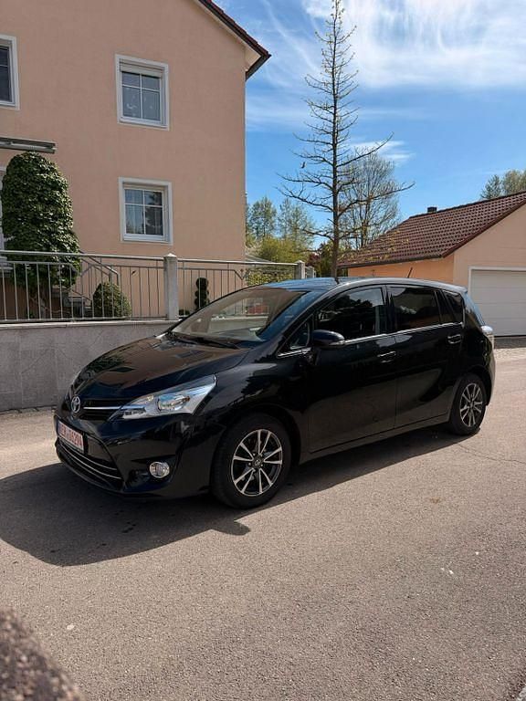Gebraucht Toyota Verso Comfort 111 PS (81 kW) 2014 Schwarz Van / Kleinbus