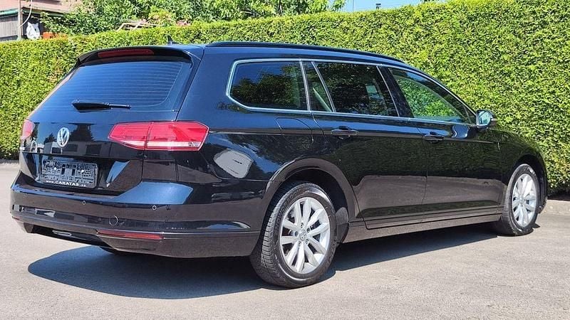 Gebraucht VW Passat Highline 150 PS (110 kW) 2018 Schwarz Kombi