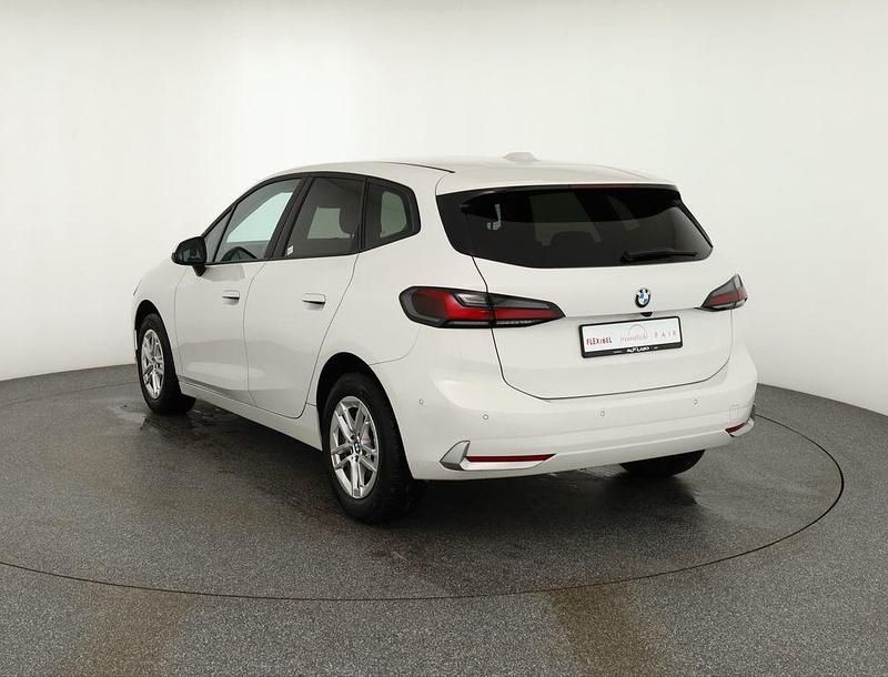 Gebraucht BMW 218 Active Tourer 150 PS (110 kW) 2022 Weiß Van / Kleinbus