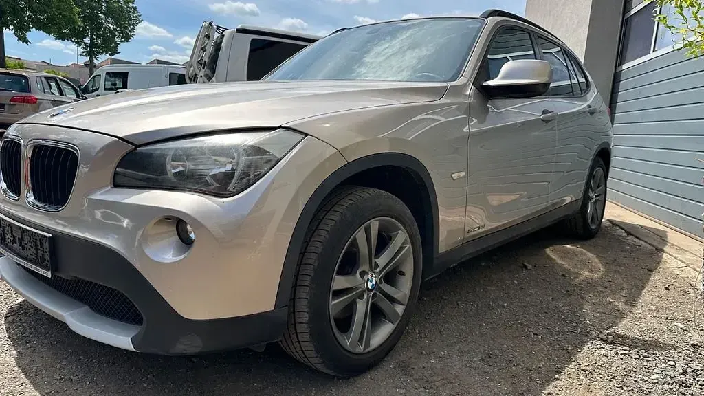 Gebraucht BMW X1 150 PS (110 kW) 2011 Silber SUV